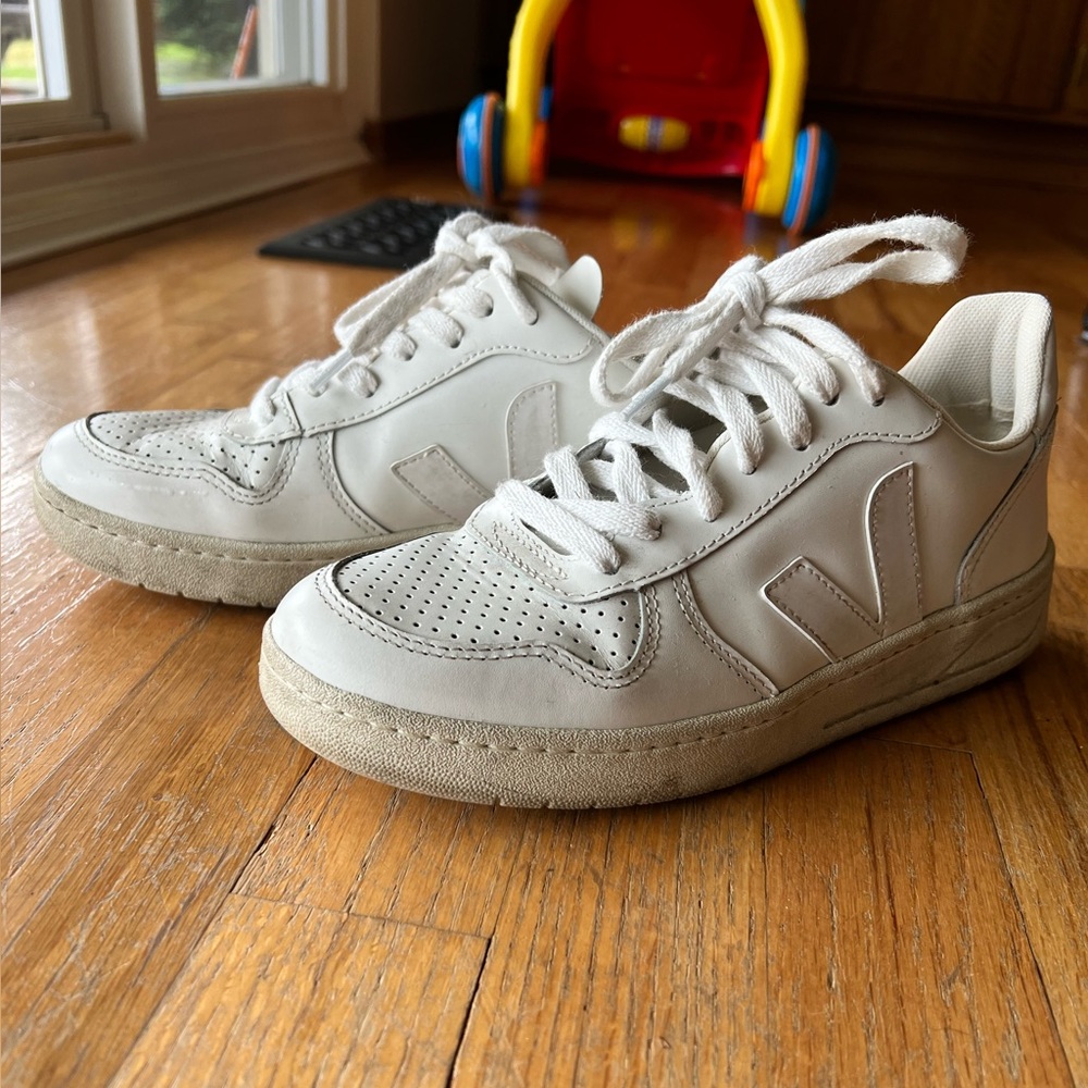 Veja V-10 Sneaker (unisex)